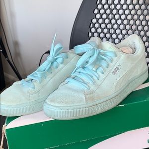 baby blue pumas